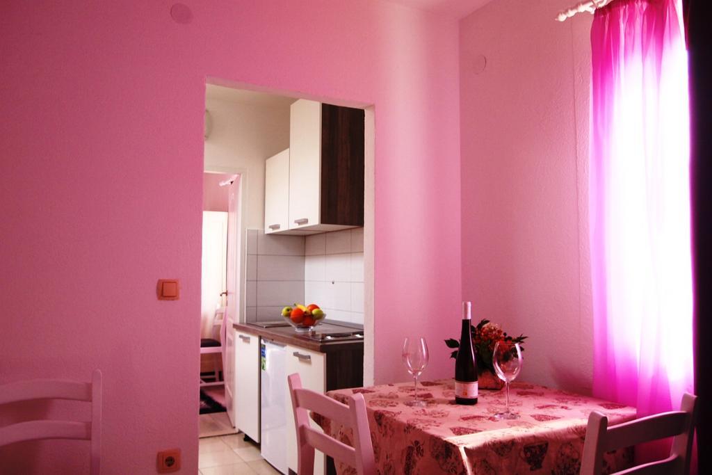 Apartment Old Town Makarska Ruang foto