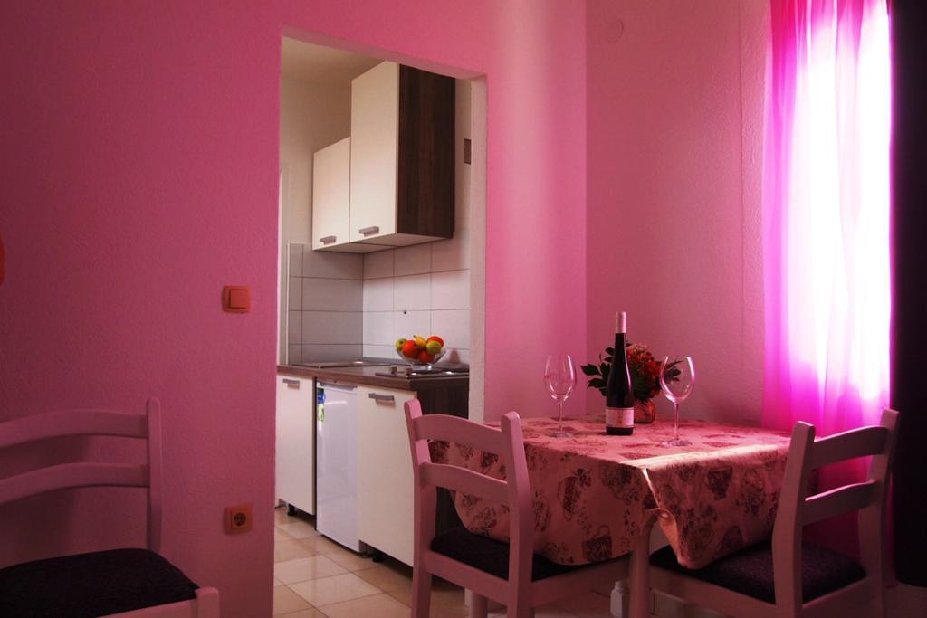 Apartment Old Town Makarska Ruang foto